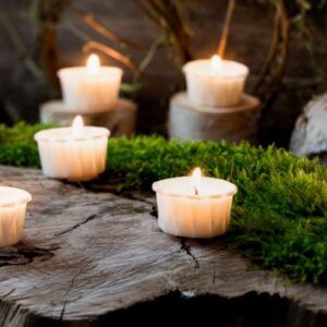 Light 1 300x300 - 12 x Light.One das nachhaltige Papier-Teelicht