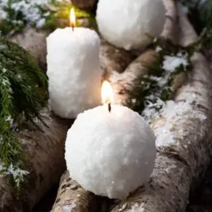 4 x Kugelkerze Safe Candle verzierte Weihnachtskerze Serie Schneeball Durchmesser ca. 60 mm